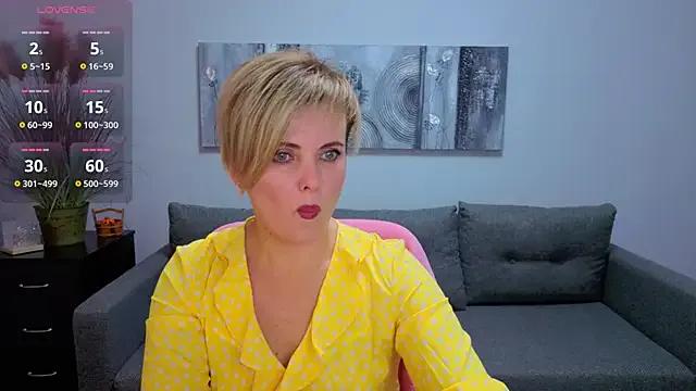 Julia_Wilsone on StripChat