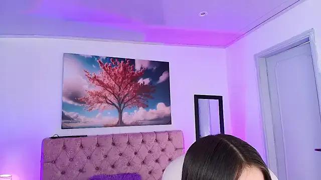 Julianaa_Castro_ on StripChat