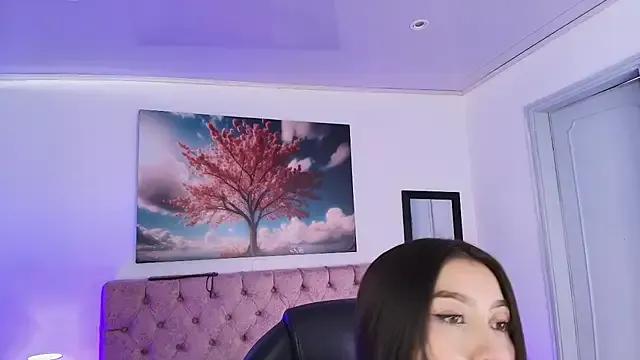 Julianaa_Castro_ on StripChat