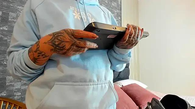 JuliaRose_ks on StripChat