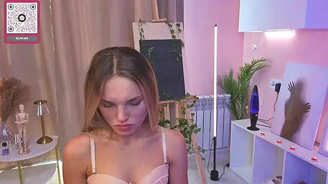 JulieLupo on StripChat