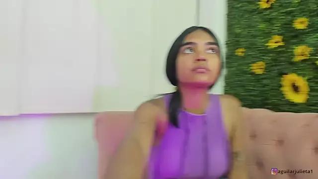Freechat julieta_aguilar1 on StripChat