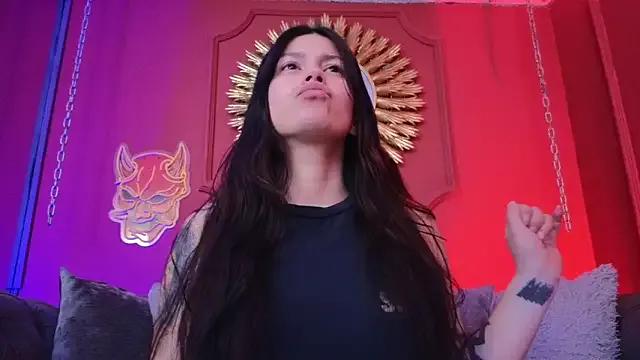 Julieta_Russell on StripChat