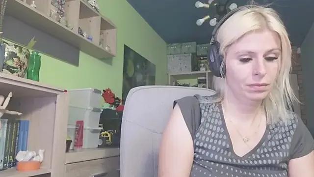 Freechat karmija on StripChat