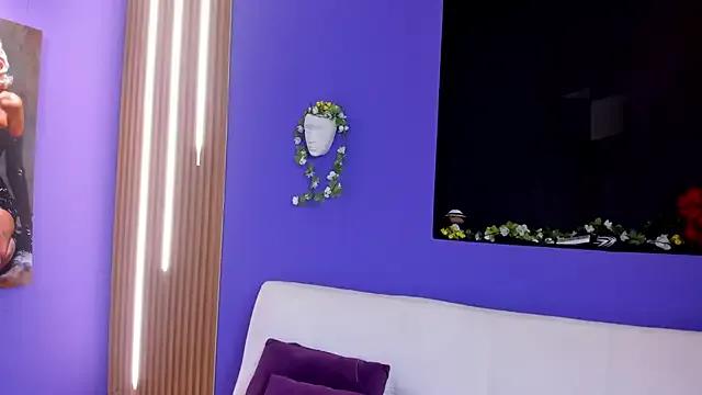 Group Kate_Amaretto_ on StripChat