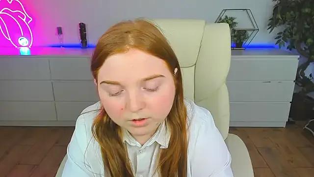 KattyRose8 on StripChat