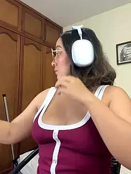 Freechat Kay_LustyWife on StripChat