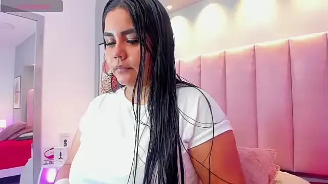 Freechat KeilyRoss on StripChat