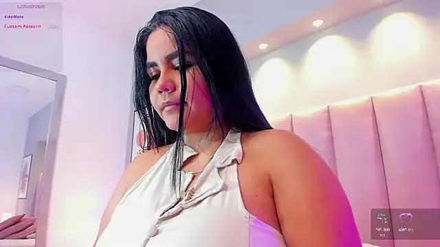 Freechat KeilyRoss on StripChat