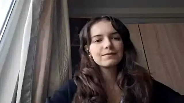 KellyKelik on StripChat