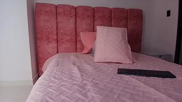 kendal_rossi — Freechat on StripChat