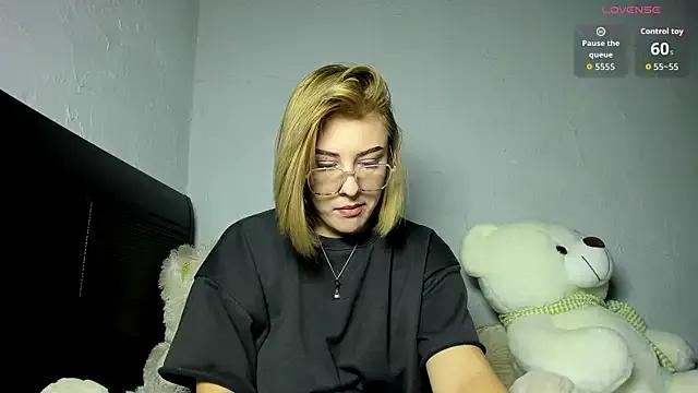 Freechat KindKristy on StripChat