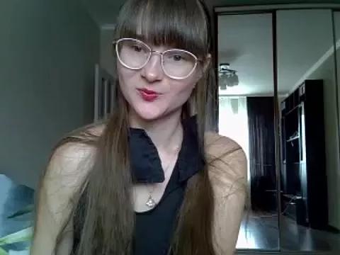 KiraGoldens on StripChat