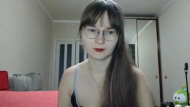 KiraGoldens on StripChat