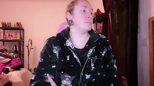 kisicaxx — HUGE Dildo Riding in High Heels