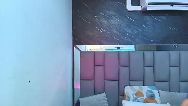 Freechat kissme_luna on StripChat