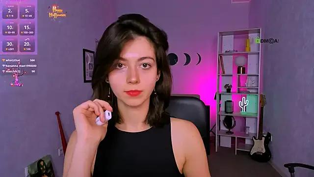 Freechat kitniss_dreamy on StripChat