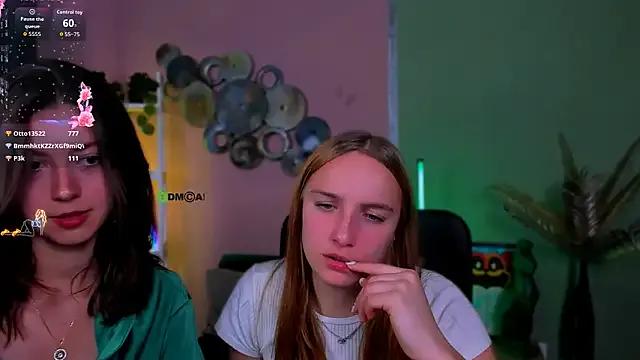 Freechat kitniss_dreamy on StripChat