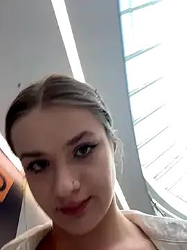 KittyQueeny on StripChat