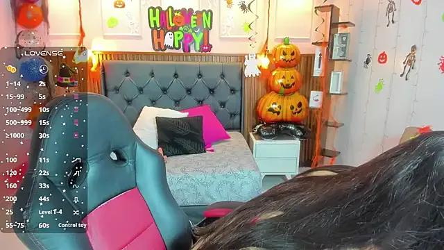 Freechat ladymercury1 on StripChat