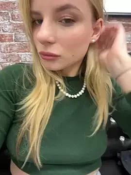 LanaSparks on StripChat 