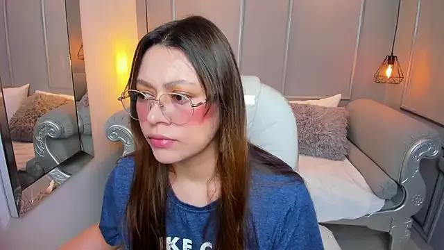 Freechat Lanna18 on StripChat