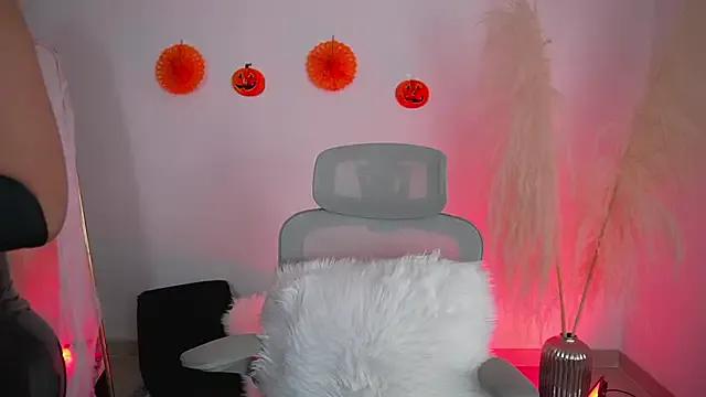 Freechat LaraBaker on StripChat