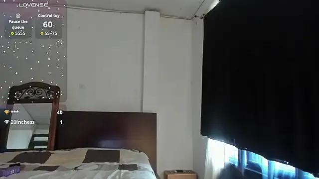 Freechat latinaStepmom on StripChat