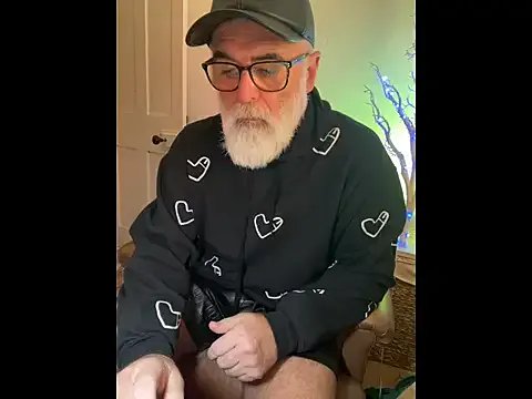 LeatherSdaddy — Spread my Ass and flash my Dick