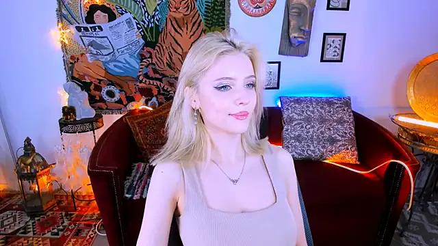 Freechat LeonaStane on StripChat