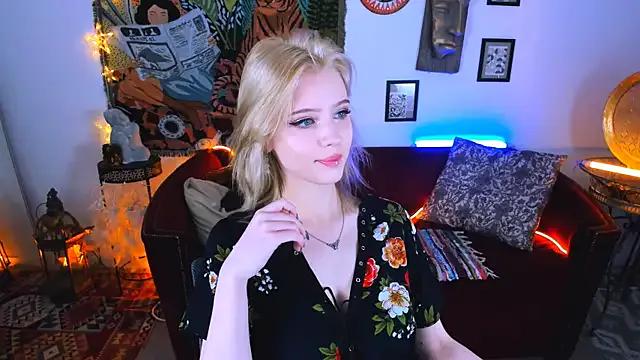 Freechat LeonaStane on StripChat