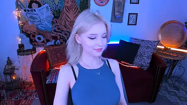 Freechat LeonaStane on StripChat