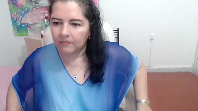 Freechat leonela_69 on StripChat