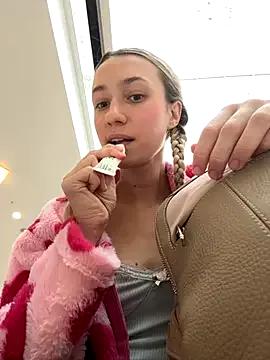 Freechat Lia__Love on StripChat