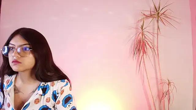 Freechat Lilith_and_Khloe on StripChat