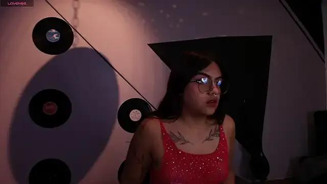 Freechat Lilith_and_Khloe on StripChat