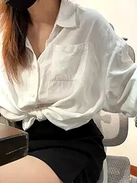 Lilith_rose66 on StripChat