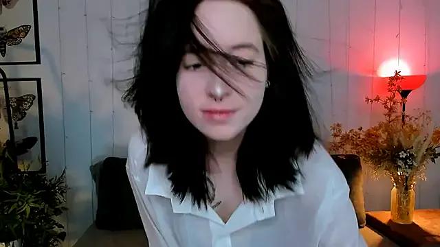 lilithlunna on StripChat 