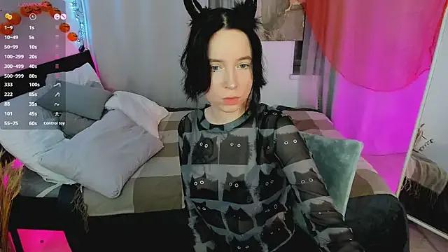 lilithlunna on StripChat 