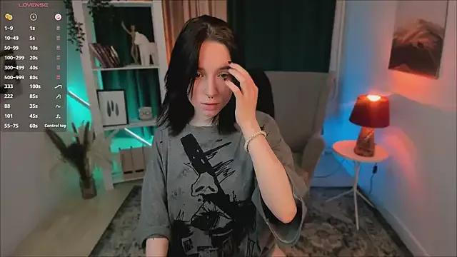 lilithlunna on StripChat 