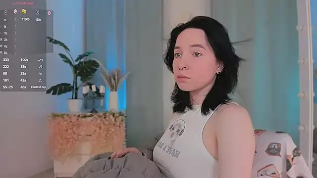 lilithlunna on StripChat 