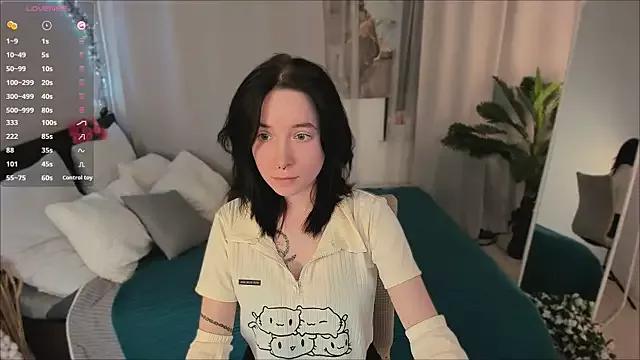 lilithlunna on StripChat 