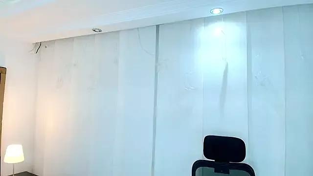 Freechat lina_bedoya_ on StripChat