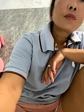 Freechat Linaannn on StripChat