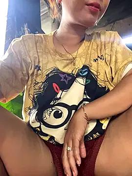 Freechat Linaannn on StripChat