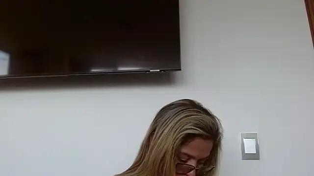 Freechat linda-mature43 on StripChat