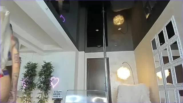 Freechat LisaAkira on StripChat