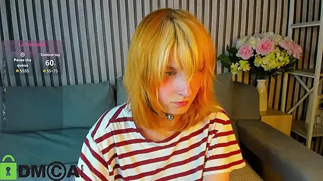 Freechat Little_Chips on StripChat