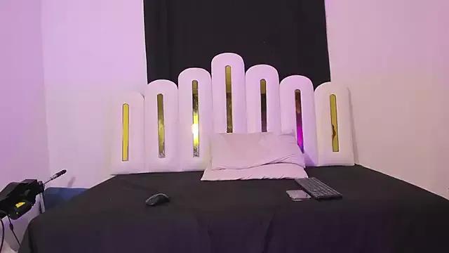 Freechat little_daicel on StripChat