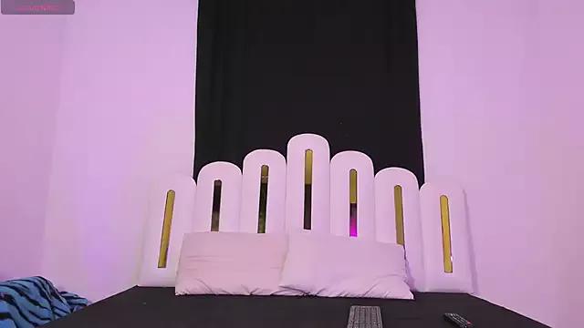 Freechat little_daicel on StripChat